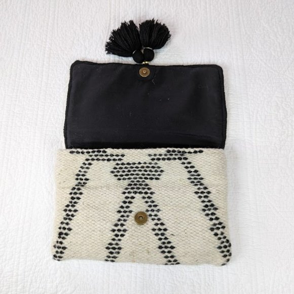 Boho Geometric Print Clutch - Picture 2 of 7